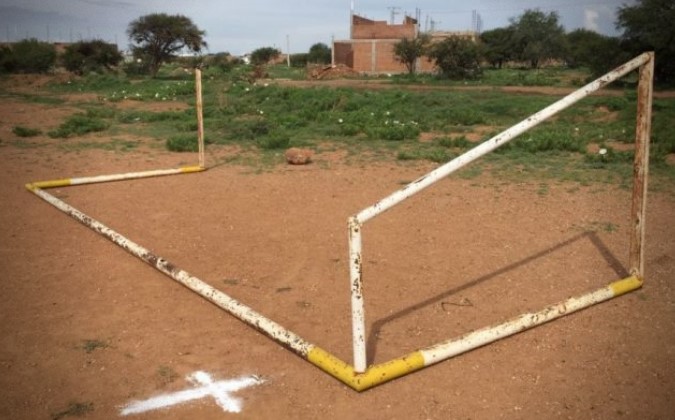 Muere niña mientras jugaba futbol; le cayó la portería en la cabeza | El Imparcial de Oaxaca Muere niña mientras jugaba futbol; le cayó la portería en la cabeza | El Imparcial de Oaxaca