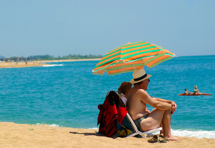 Los 7 aliados que no deben faltar en tu bolsa de la playa | El Imparcial de Oaxaca Los 7 aliados que no deben faltar en tu bolsa de la playa | El Imparcial de Oaxaca