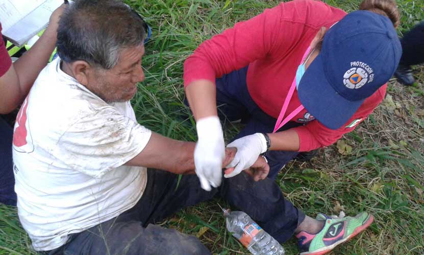 Rescatan a señor de pozo profundo  en Santa Cruz Xoxocotlán | El Imparcial de Oaxaca