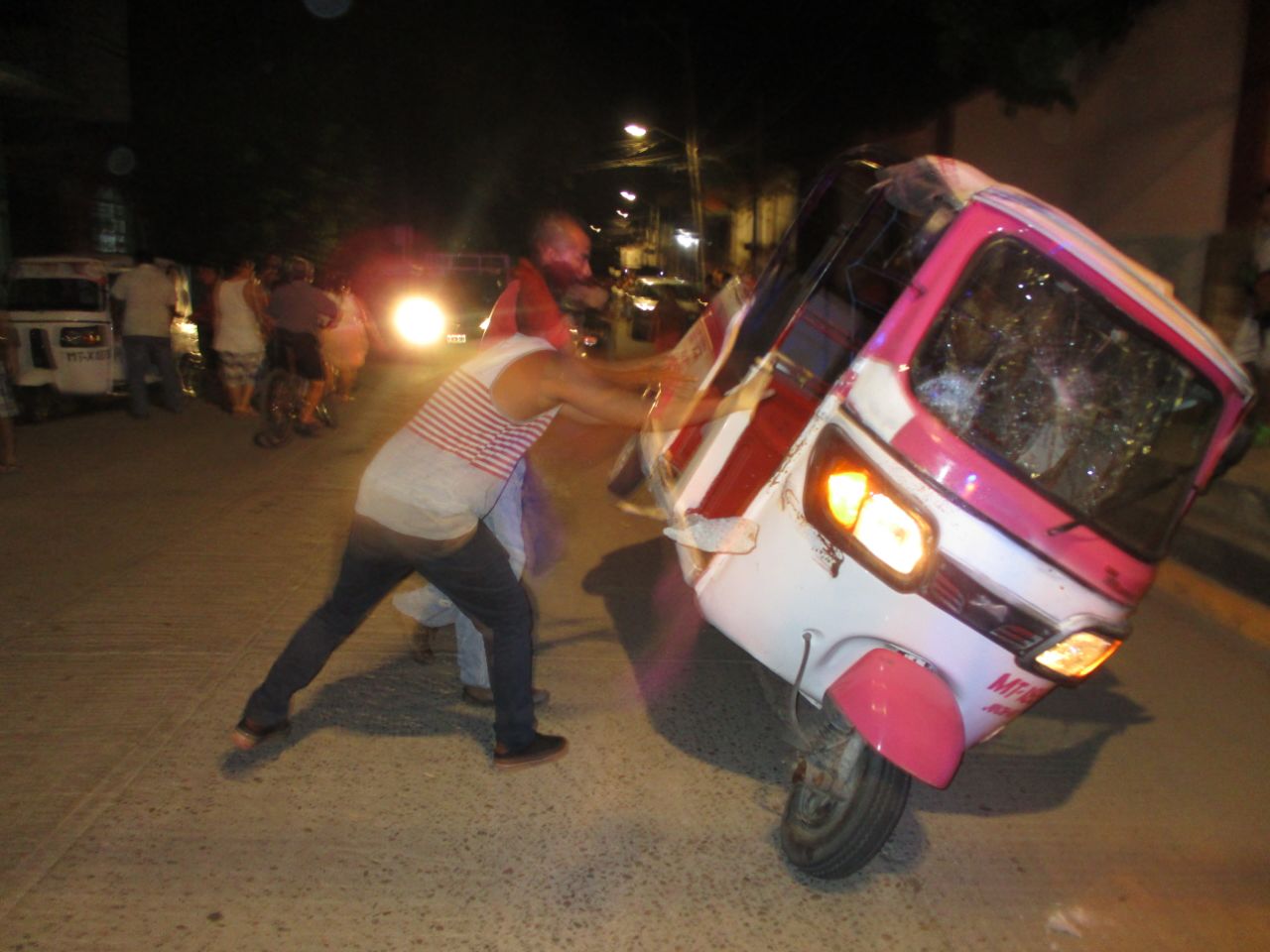 Humillan en Juchitán a mototaxista | El Imparcial de Oaxaca