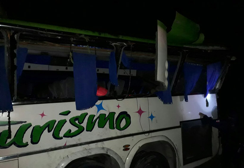 Cae autobús turístico en la costa, hay 25 heridos | El Imparcial de Oaxaca
