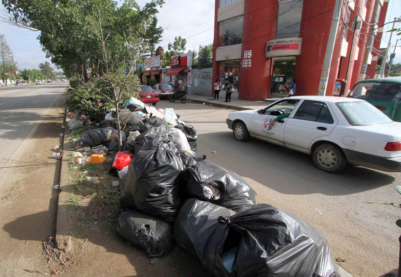Protestan en la Central por acumulación de basura en Oaxaca