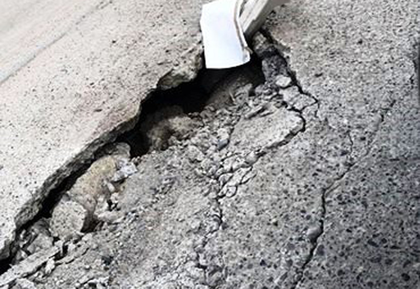 Se hunde el pavimento y provoca daños en el Istmo | El Imparcial de Oaxaca