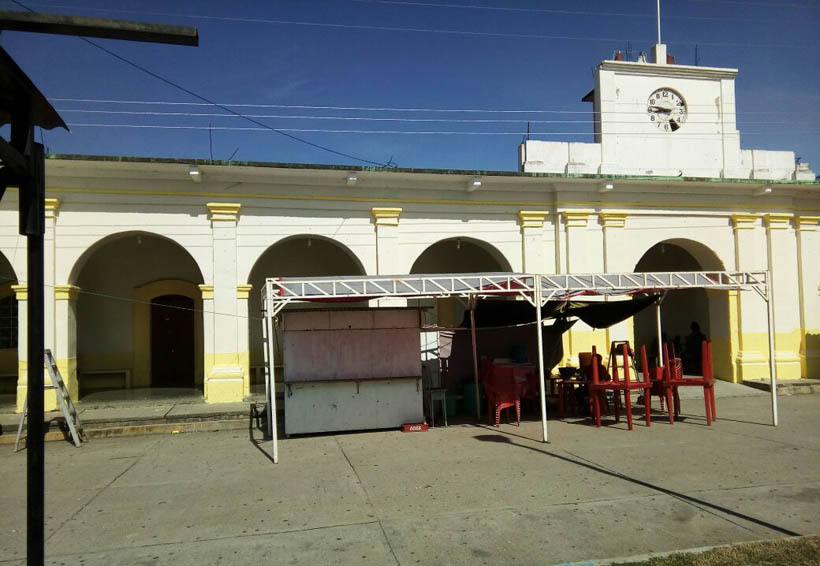 Policías de Santiago Niltepec exigen aumento salarial | El Imparcial de Oaxaca
