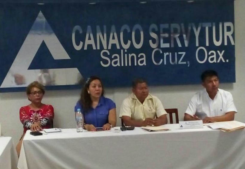 Tensión en la CANACO de Salina Cruz
