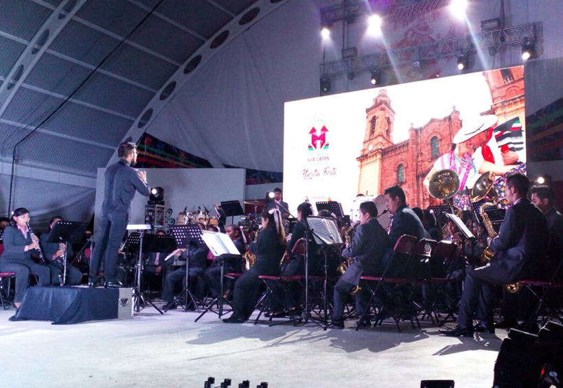 En Huajuapan se presentó la Banda Filarmónica José López Alavez