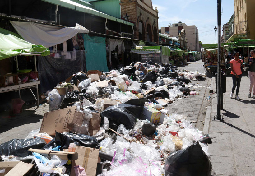 Piden no tirar la basura en las calles de Oaxaca