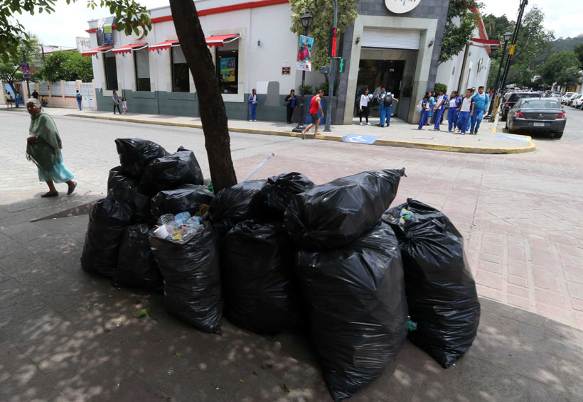 Piden no tirar la basura en las calles de Oaxaca