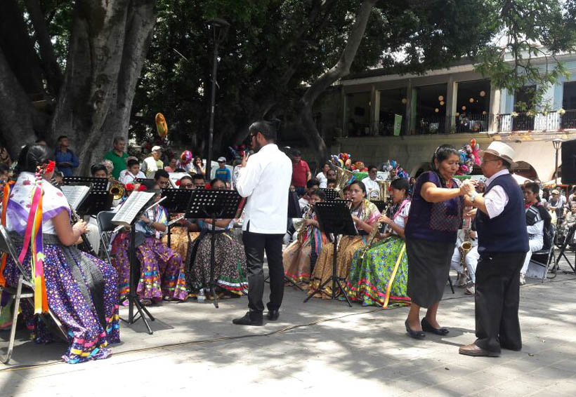 Banda filarmónica José López Alavez deleitan con su música