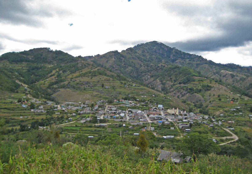 Yosonotu denuncia agresión  por sus vecinos de Monteverde