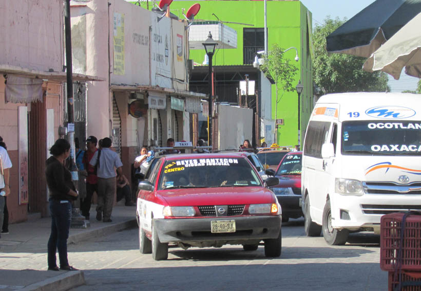 Temen accidentes por cantidad de autos  y camiones que transitan en Oaxaca
