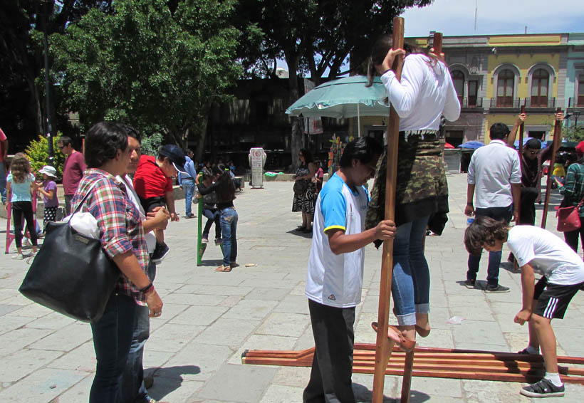 Disfrutan los juegos tradicionales en Oaxaca