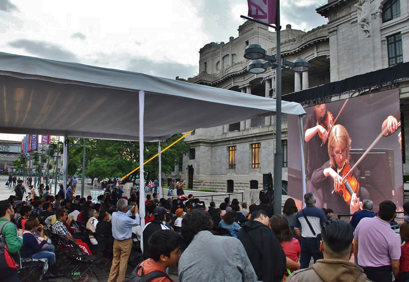 Amplían oferta cultural en Oaxaca, pero en pantalla gigante