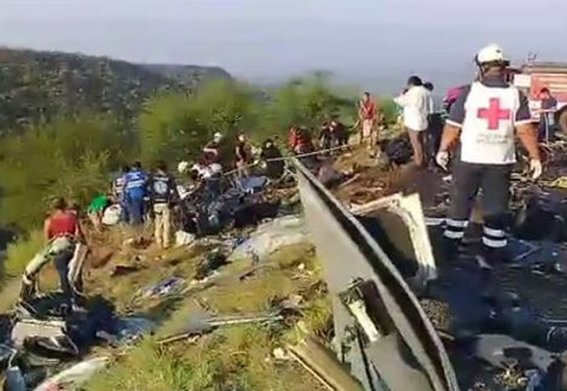 Choque de autobús y tráiler deja al menos 14 heridos en Tamaulipas