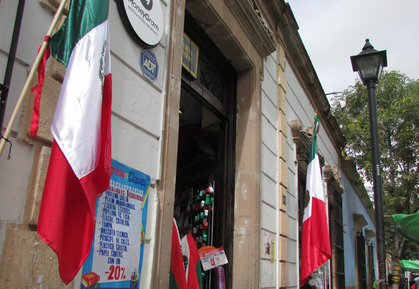 Exhiben artículos para festejos patrios en Oaxaca | El Imparcial de Oaxaca