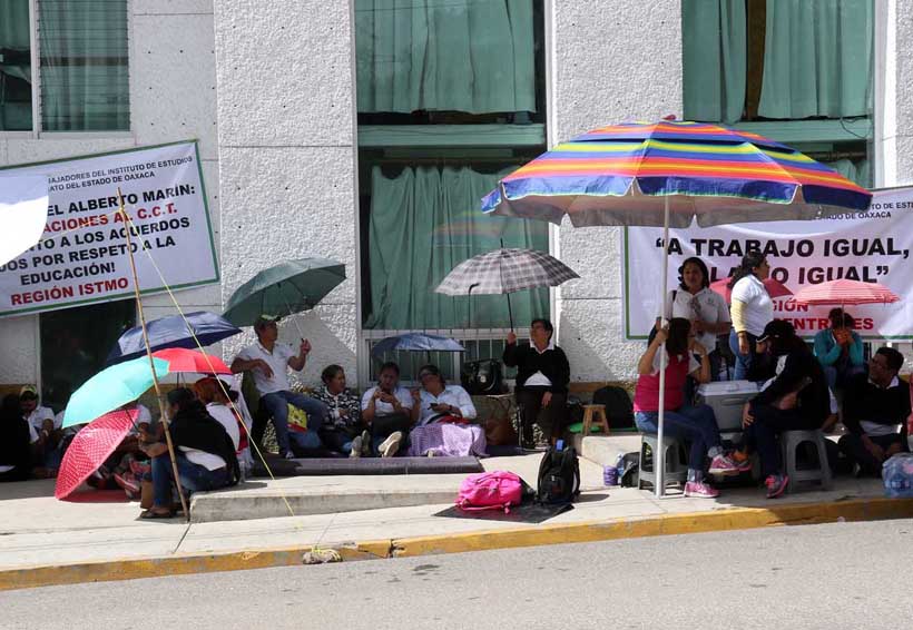 Toman oficinas centrales del IEBO en Oaxaca | El Imparcial de Oaxaca