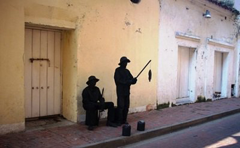 ‘Estatuas humanas’ roban a turistas sin que estos lo noten | El Imparcial de Oaxaca