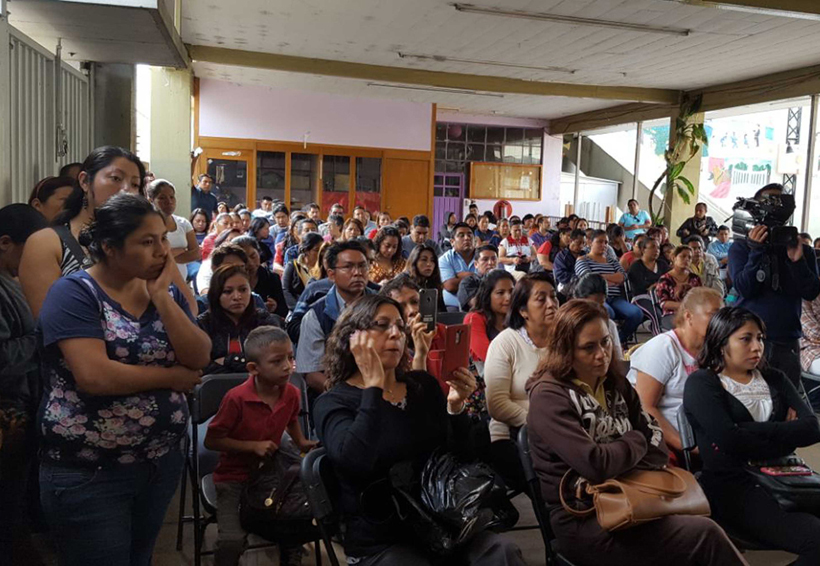 Exigen la salida de 5 docentes de escuela por alterar boletas | El Imparcial de Oaxaca