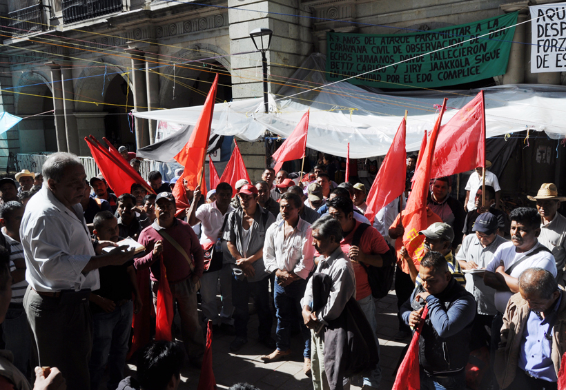 Por obras y elecciones, protestan en Palacio de Gobierno en Oaxaca | El Imparcial de Oaxaca