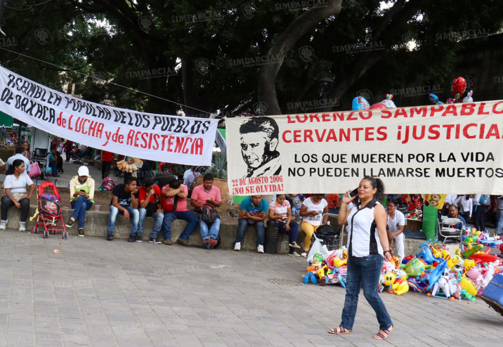 Integrantes de la CNTE realizan marcha por aniversario luctuoso de Lorenzo San Pablo | El Imparcial de Oaxaca
