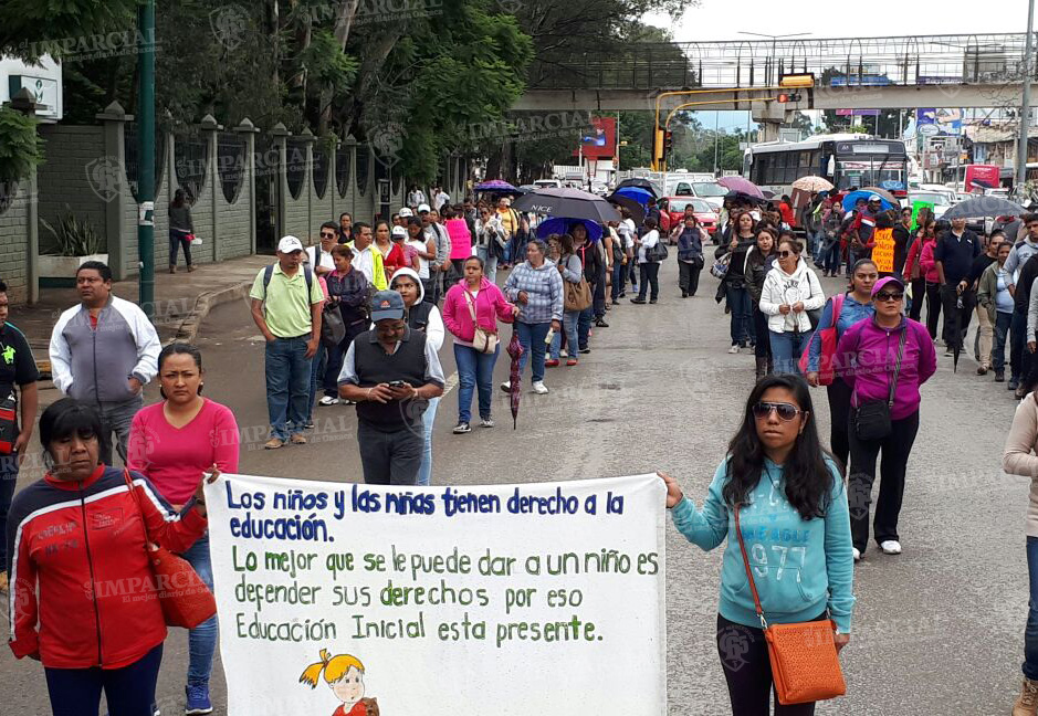 Trabajadores de educación inician marchan hacia la DDHPO | El Imparcial de Oaxaca
