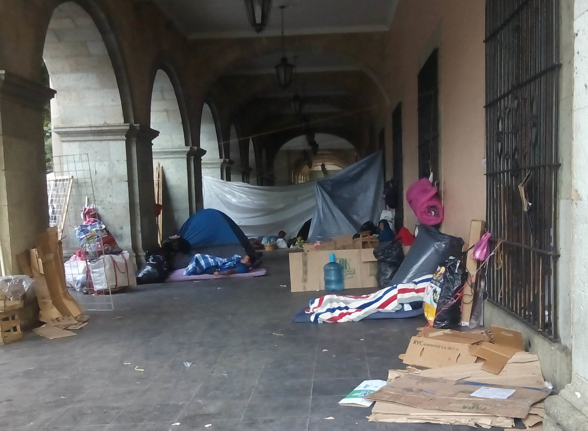 Zócalo de Oaxaca convertido en hogar de manifestantes | El Imparcial de Oaxaca
