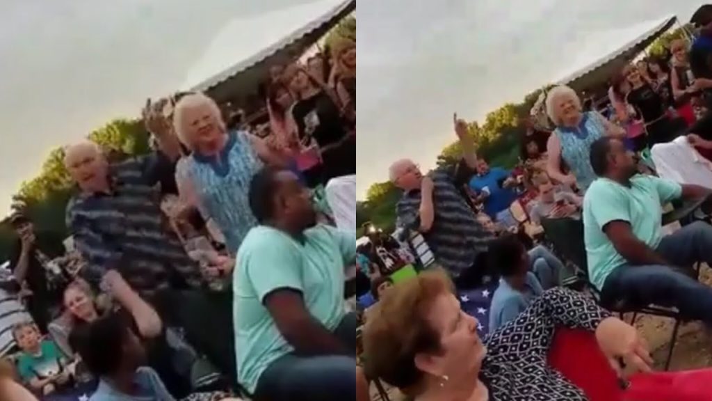 Unos abuelos bailongos se convierten en las estrellas de un festival musical | El Imparcial de Oaxaca