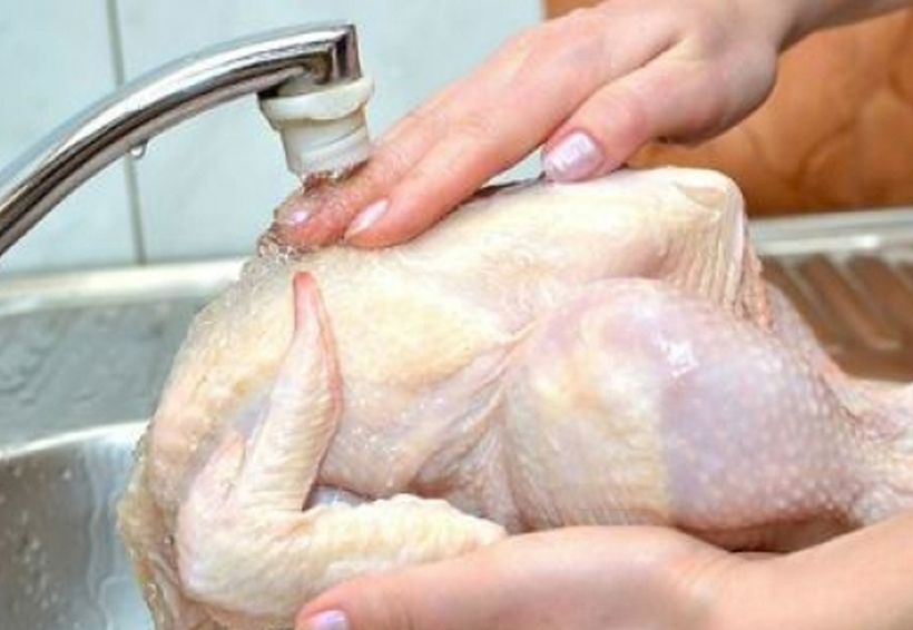 Lavar el pollo crudo podría poner en riesgo tu salud | El Imparcial de Oaxaca