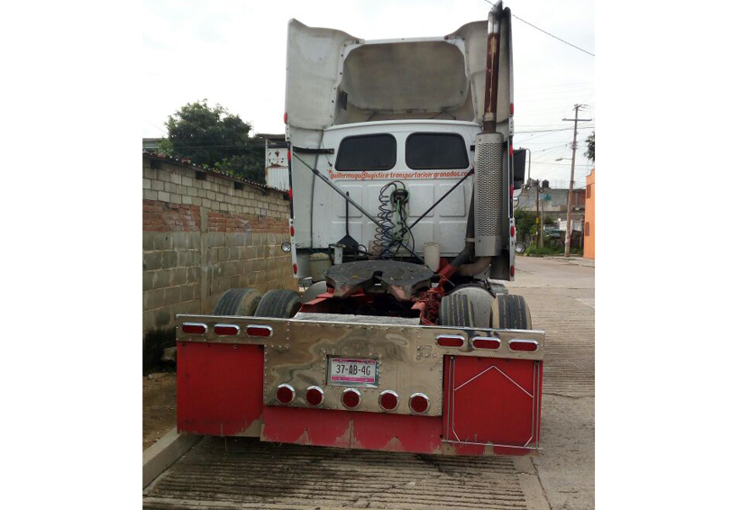 Violento robo de mercancía a trailer en Oaxaca | El Imparcial de Oaxaca