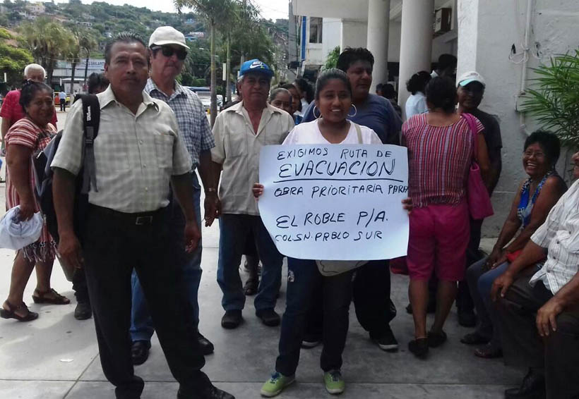 En Salina Cruz, piden a Pemex construcción de salida de emergencia