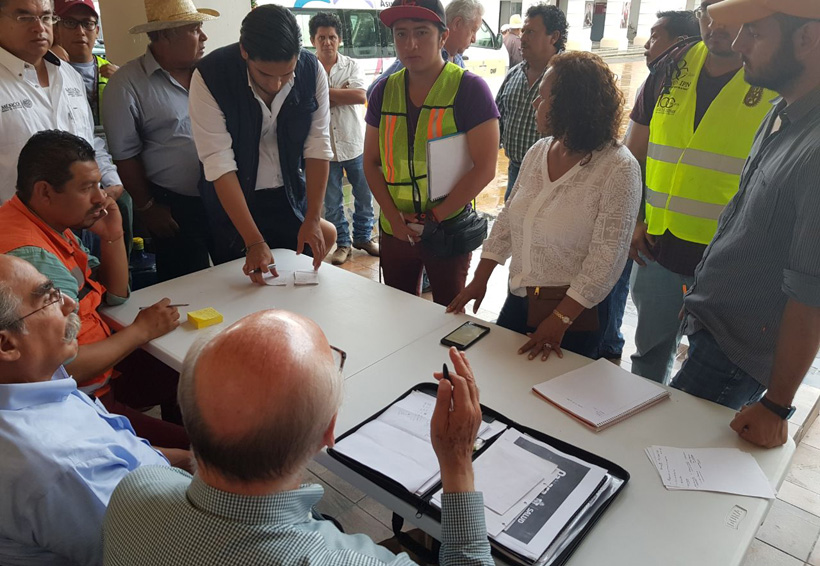 Personal de salud atiende mil 900 localidades afectadas por sismo en Oaxaca