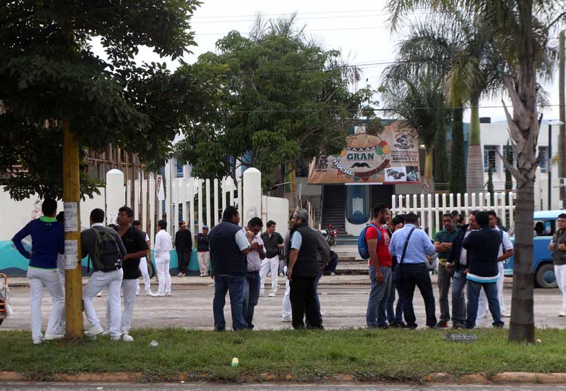 Vuelven a cerrar CU por disputa de Enfermería | El Imparcial de Oaxaca