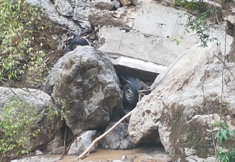 Vendedor de Bimbo queda sepultado con todo y camioneta por derrumbe en la Mixteca de Oaxaca | El Imparcial de Oaxaca