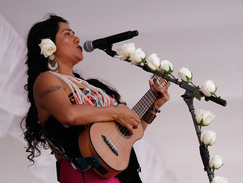 Lila Downs y artistas oaxaqueñas ayudan a víctimas de sismo | El Imparcial de Oaxaca