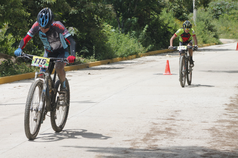 Fernando Morales, el más rápido en ciclismo de montaña | El Imparcial de Oaxaca