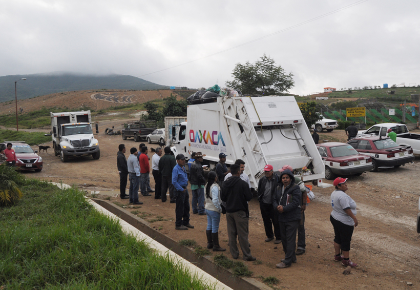 Colonos de la Vicente Guerrero vuelven a bloquear el basurero municipal de Oaxaca | El Imparcial de Oaxaca