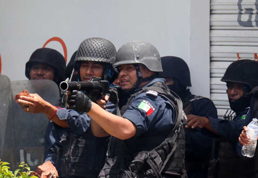 Caos y enfrentamientos en Oaxaca por visita de Peña Nieto
