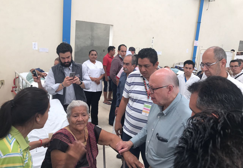 El Secretario José Narro Robles atiende requerimientos de salud en Juchitán e Ixtepec