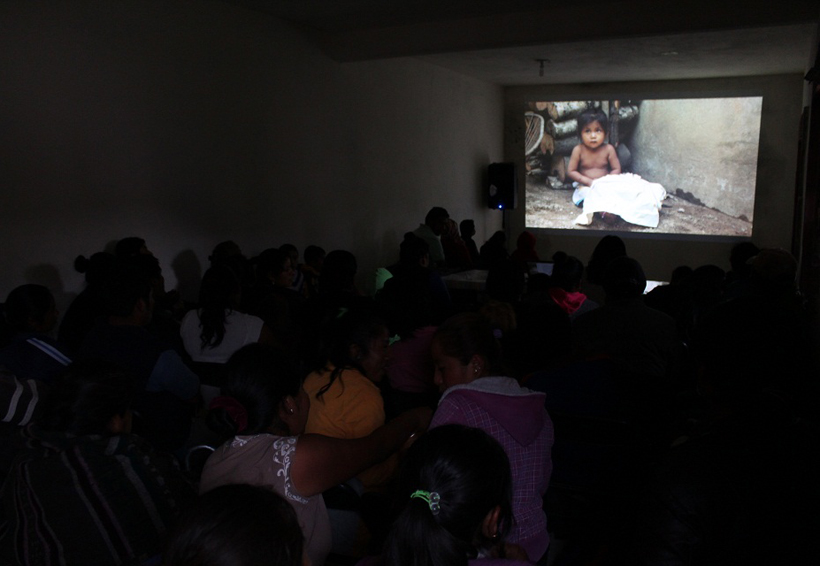 En Tamazulápam del Progreso acercan el Cine Comunitario