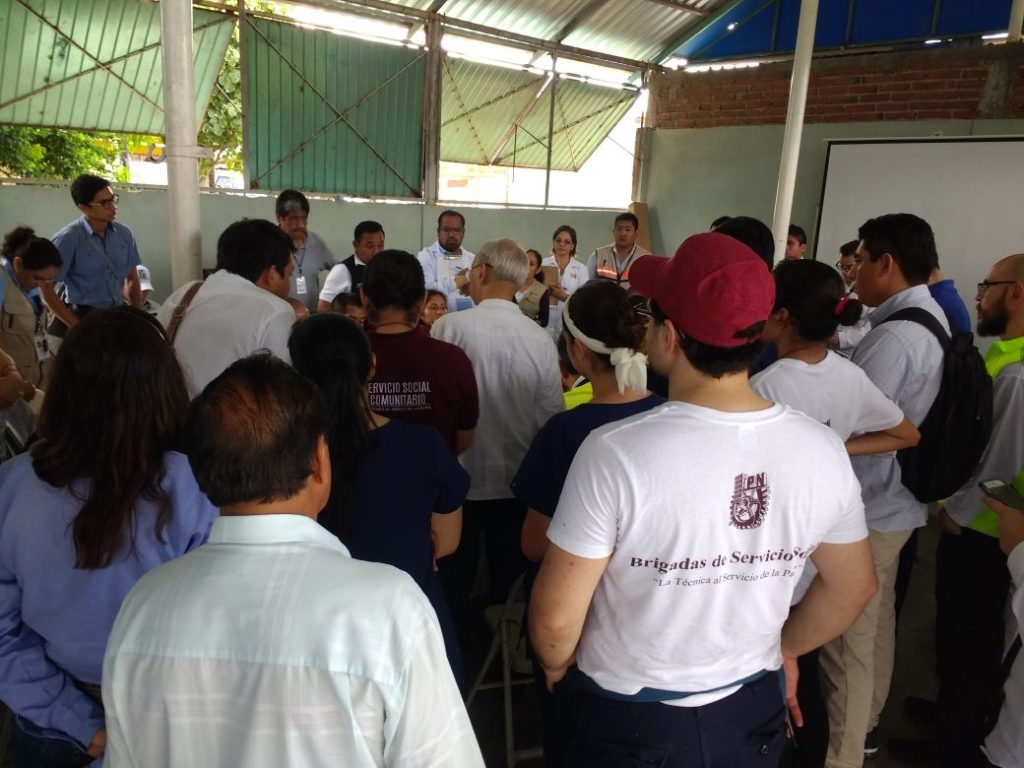 Pasantes y profesores del IPN se integran a la red de atención a los damnificados del sismo | El Imparcial de Oaxaca