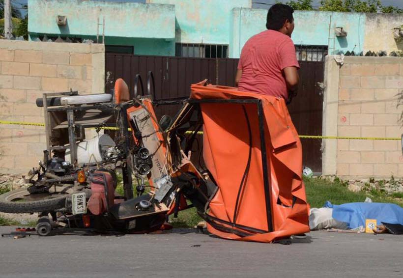 Ejecutan a tres sujetos abordo de una mototaxi