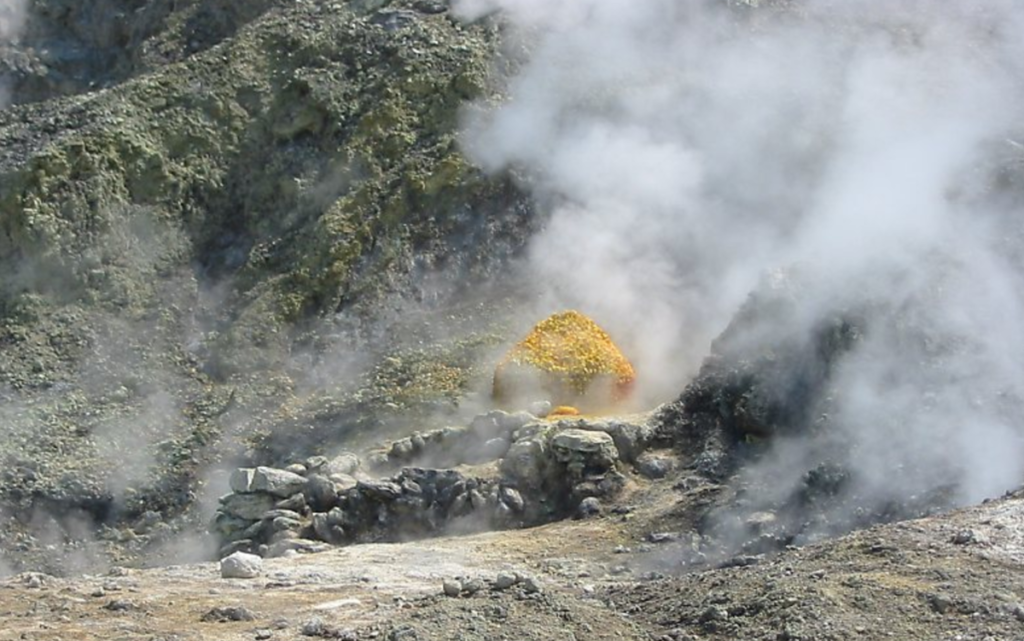 Familia muere al caer dentro de cráter volcánico | El Imparcial de Oaxaca