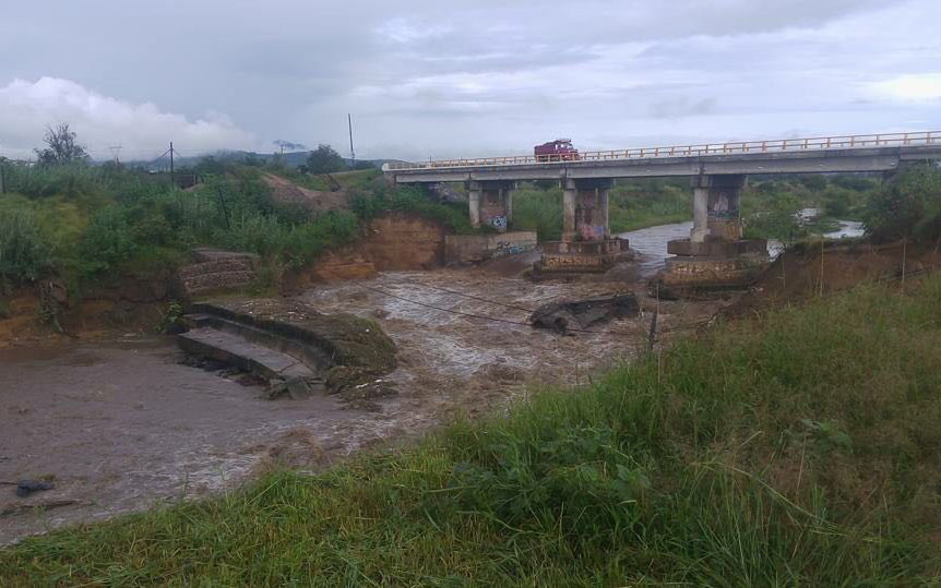 Video: Inundaciones por crecida del Atoyac y arroyos afectan Oaxaca