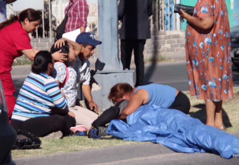 Muere motociclista tras impactar con poste de luz | El Imparcial de Oaxaca