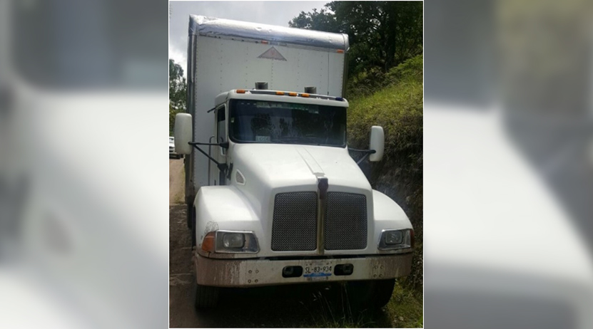 Recuperan un camión y mercancía robados violentamente en Tlaxiaco | El Imparcial de Oaxaca
