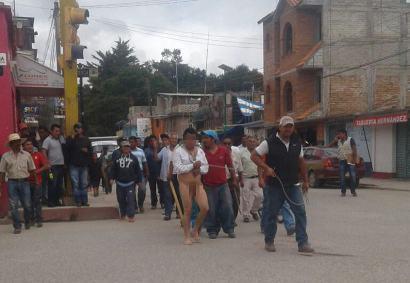 Desnudan y ‘pasean’ a funcionario de Tlaxiaco por presunto robo | El Imparcial de Oaxaca