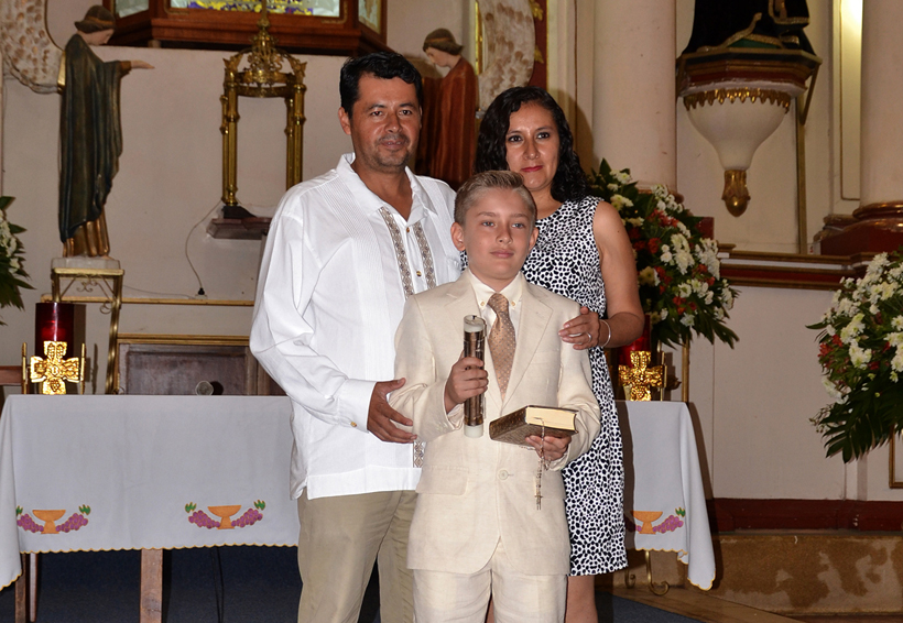Valentina, Sabina y Juan José Vargas Ortiz recibieron el sacramento de la Comunión