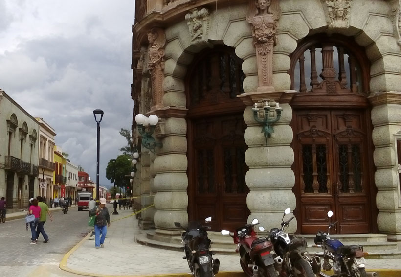 En Oaxaca afectados, los Teatros Macedonio Alcalá y Juárez