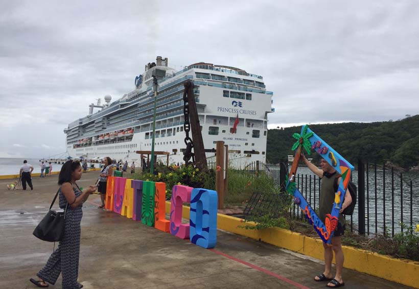 Inició temporada de cruceros en Santa  María Huatulco, Oaxaca
