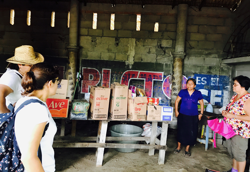 Jóvenes altruistas en apoyo a damnificados del Istmo de Oaxaca